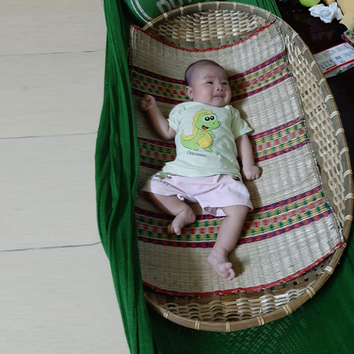 Chiếu-lót-nôi-tre-cho-bé-nằm-ngủ-võng-cỡ-nhỏ